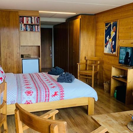 Etrier Apartment ครองส์มอนตานา ภายนอก รูปภาพ